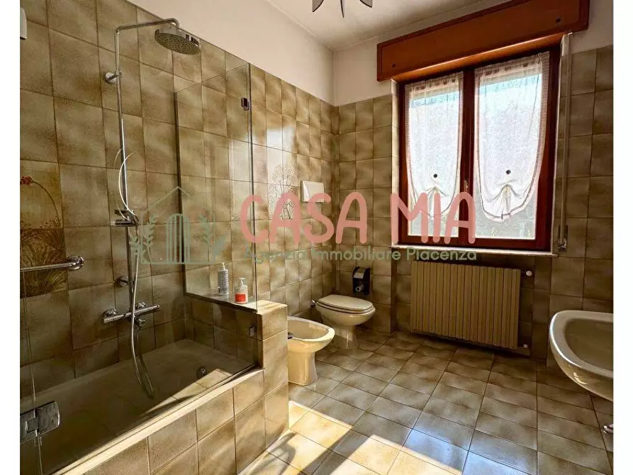 Immagine 50 di Villa in vendita  in Via De amicis a Agazzano