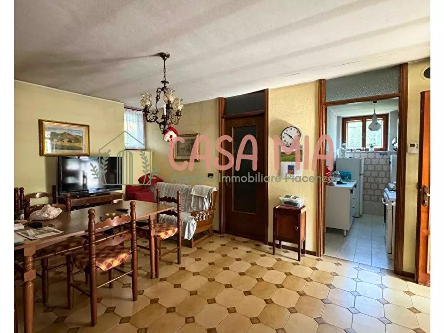 Immagine 54 di Villa in vendita  in Via De amicis a Agazzano