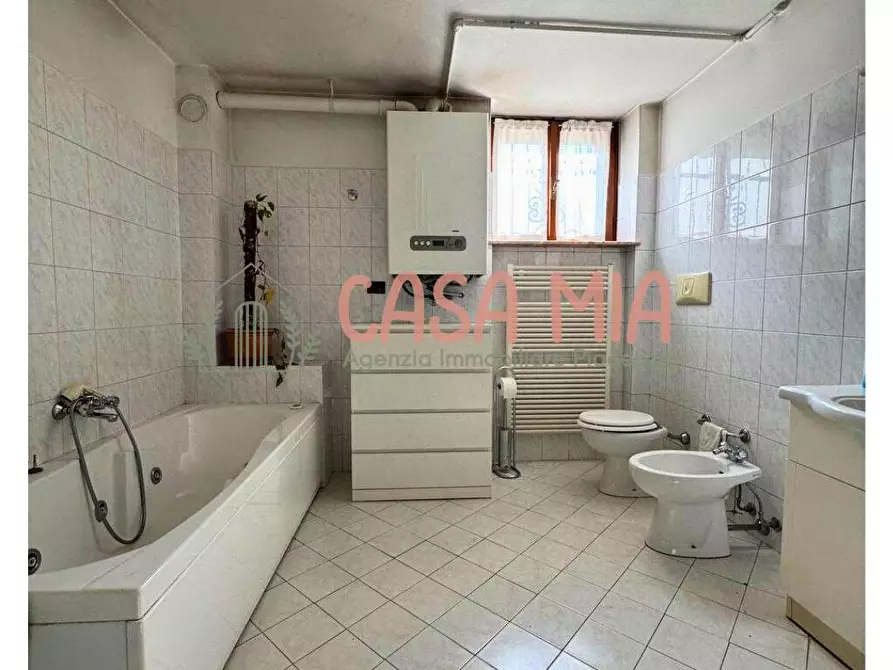 Immagine 60 di Villa in vendita  in Via De amicis a Agazzano