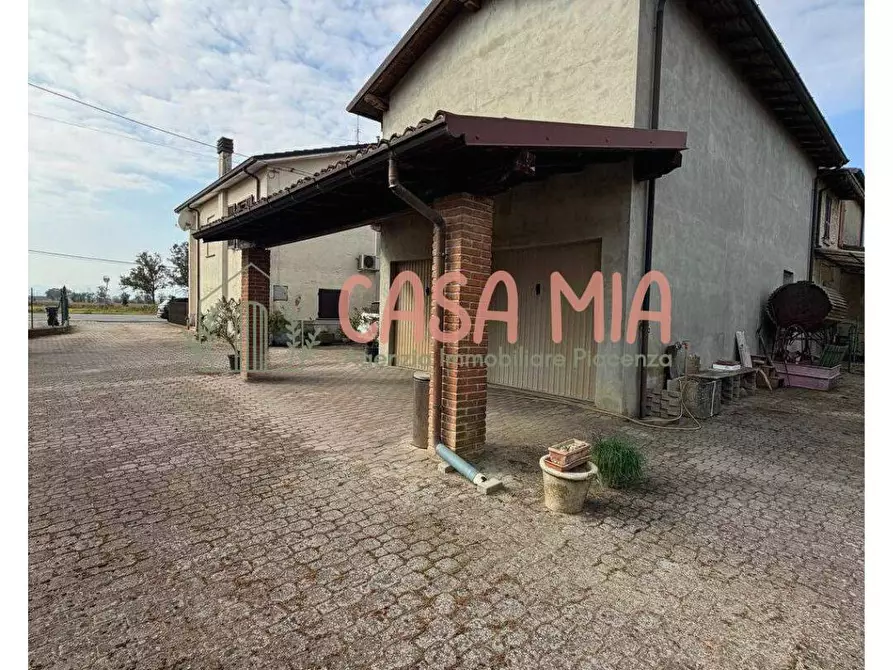 Immagine 2 di Casa indipendente in vendita  in località zerbione 5 a Agazzano