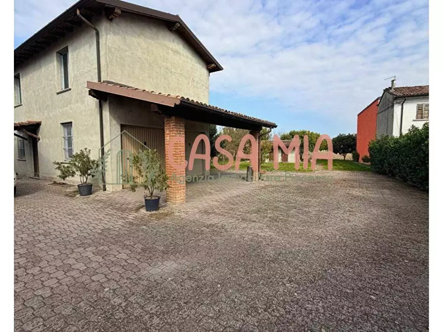 Immagine 1 di Casa indipendente in vendita  in località zerbione 5 a Agazzano