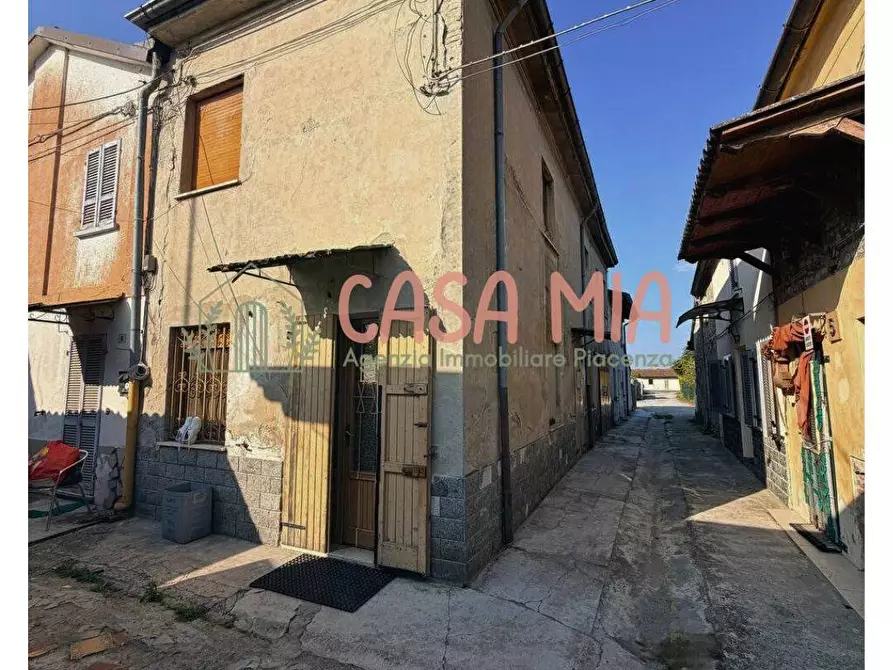 Immagine 1 di Casa semindipendente in vendita  in Via contorno a Agazzano