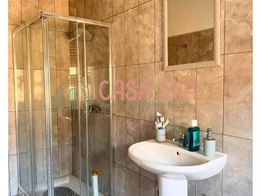 Immagine 31 di Casa semindipendente in vendita  in Via contorno a Agazzano