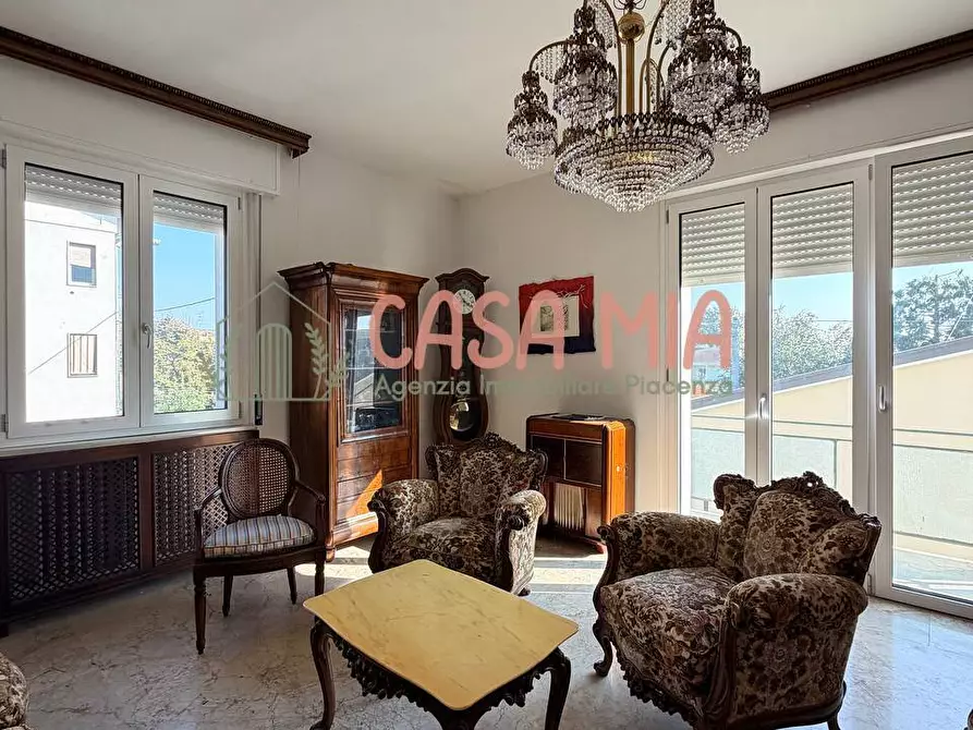 Immagine 2 di Villa in vendita  in via curiel a Agazzano