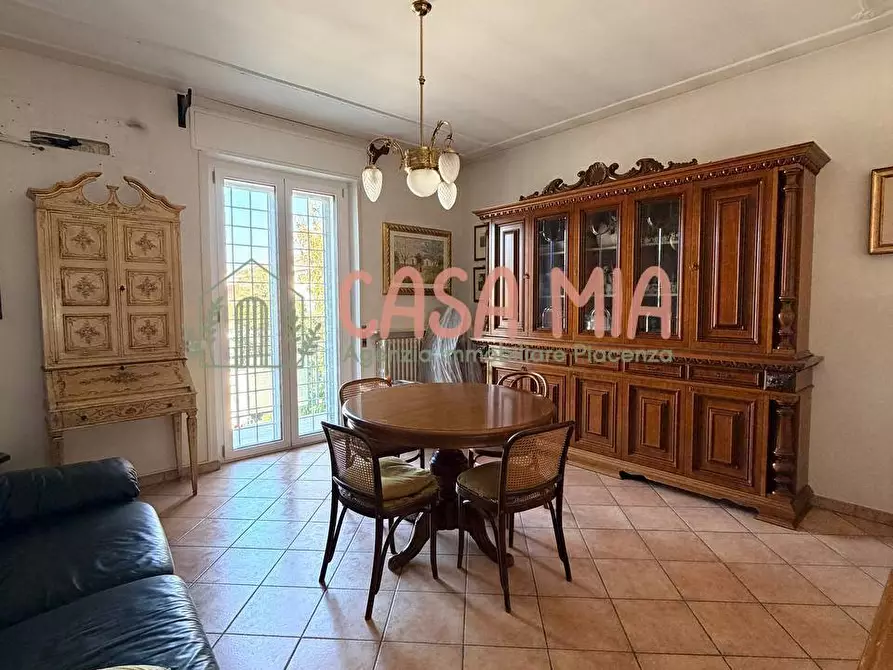 Immagine 1 di Villa in vendita  in via curiel a Agazzano