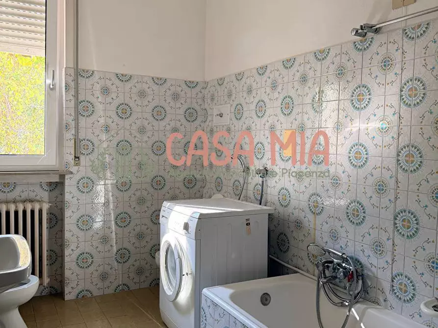 Immagine 33 di Villa in vendita  in via curiel a Agazzano