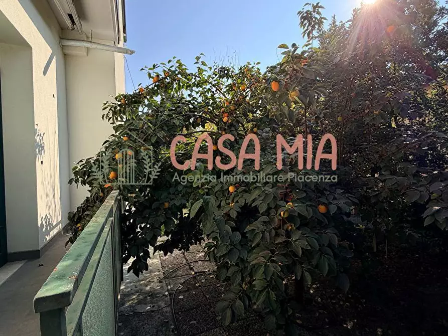 Immagine 41 di Villa in vendita  in via curiel a Agazzano