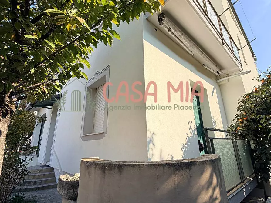 Immagine 42 di Villa in vendita  in via curiel a Agazzano