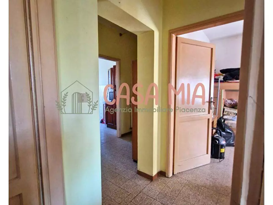 Immagine 3 di Appartamento in vendita  in via roma a Agazzano