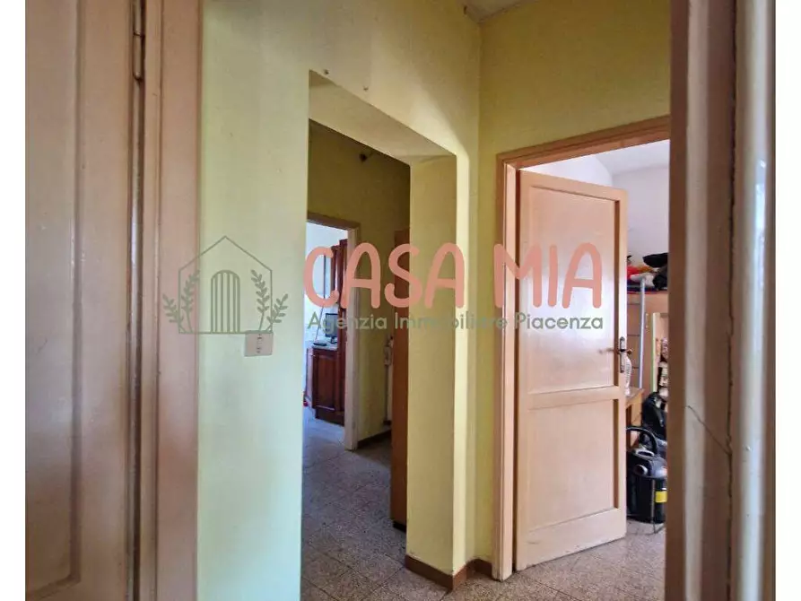 Immagine 4 di Appartamento in vendita  in via roma a Agazzano