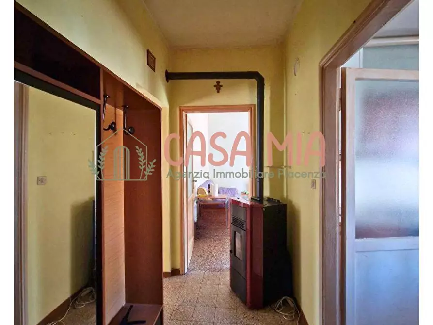 Immagine 5 di Appartamento in vendita  in via roma a Agazzano