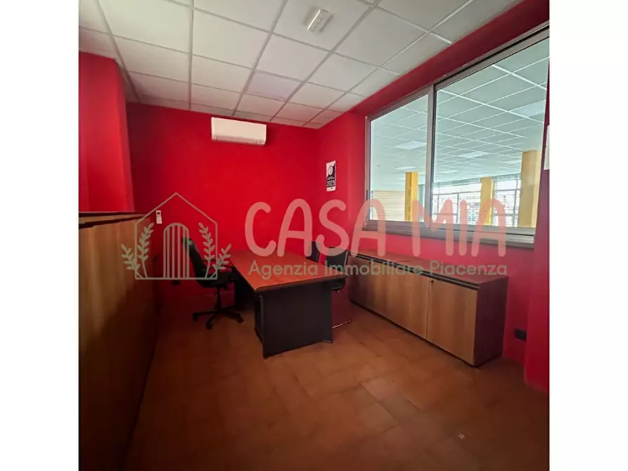 Immagine 13 di Locale commerciale in vendita  in Via emilia ovest a Agazzano
