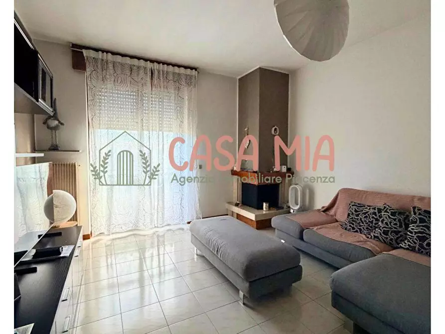 Immagine 1 di Appartamento in vendita  in via alicata a Agazzano