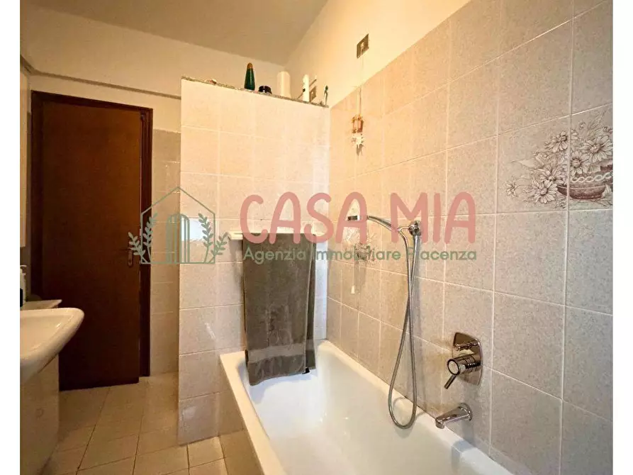 Immagine 26 di Appartamento in vendita  in via alicata a Agazzano