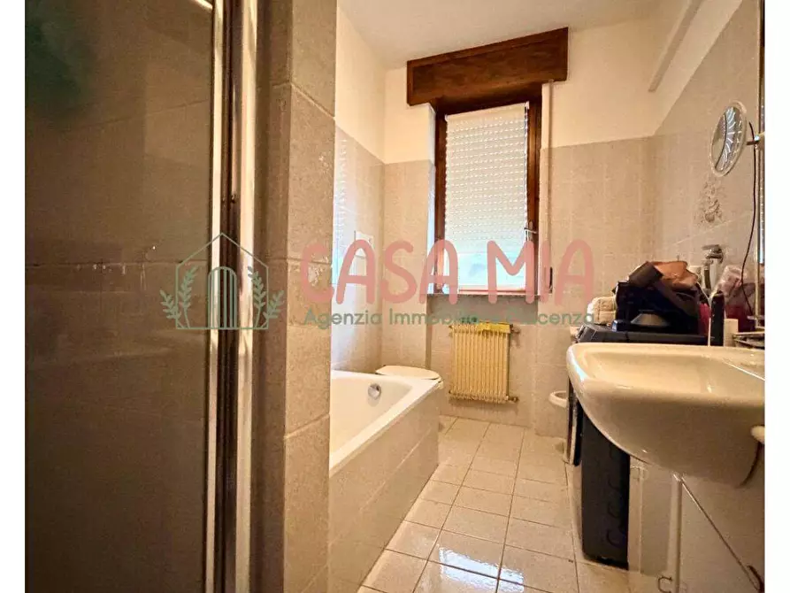 Immagine 27 di Appartamento in vendita  in via alicata a Agazzano