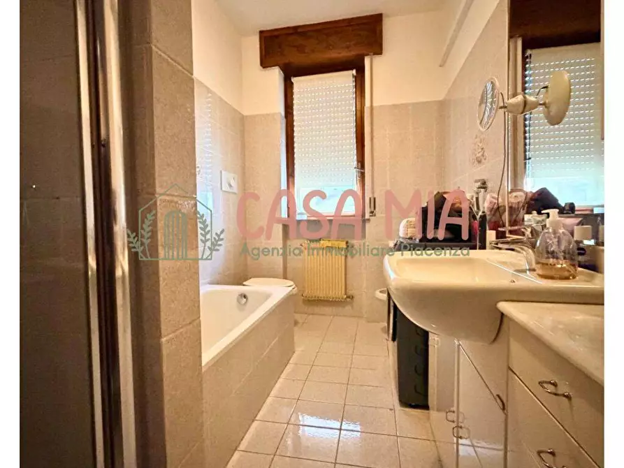 Immagine 29 di Appartamento in vendita  in via alicata a Agazzano