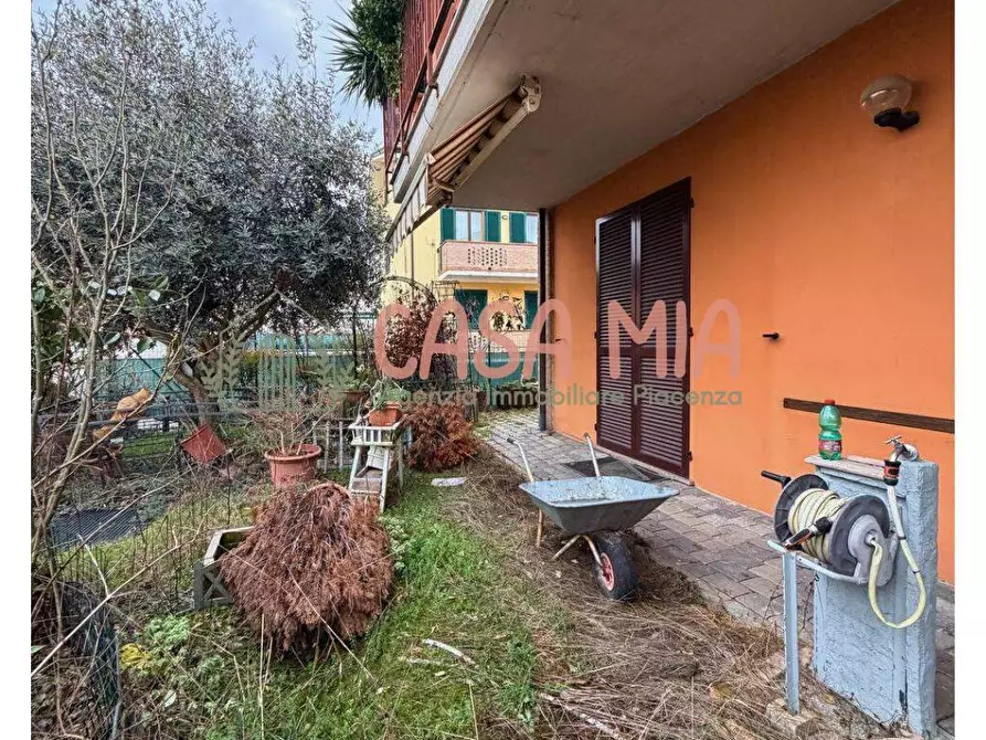 Immagine 6 di Appartamento in vendita  in via roma a Agazzano