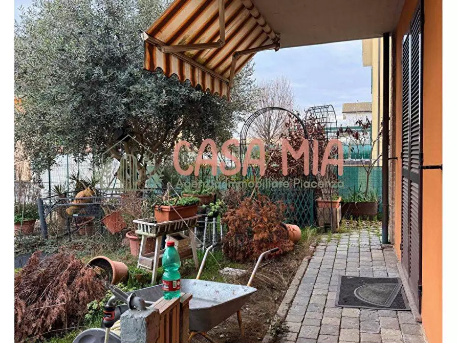 Immagine 9 di Appartamento in vendita  in via roma a Agazzano