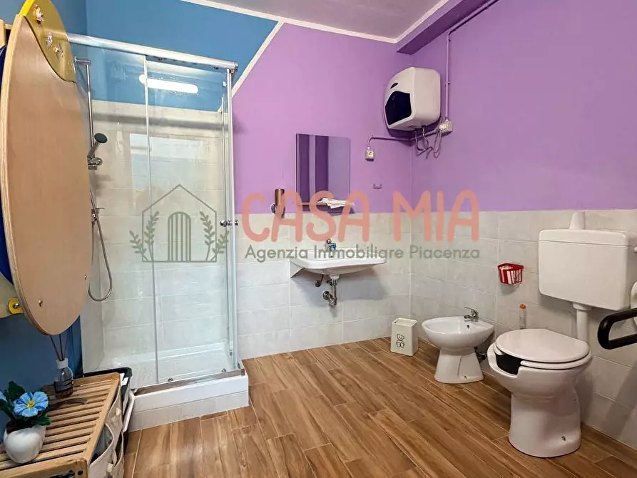 Immagine 13 di Attività commerciale in vendita  in Via Bolzano a Agazzano