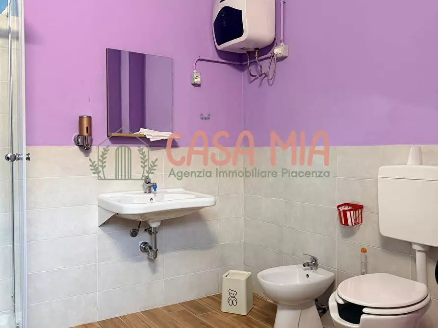 Immagine 14 di Attività commerciale in vendita  in Via Bolzano a Agazzano