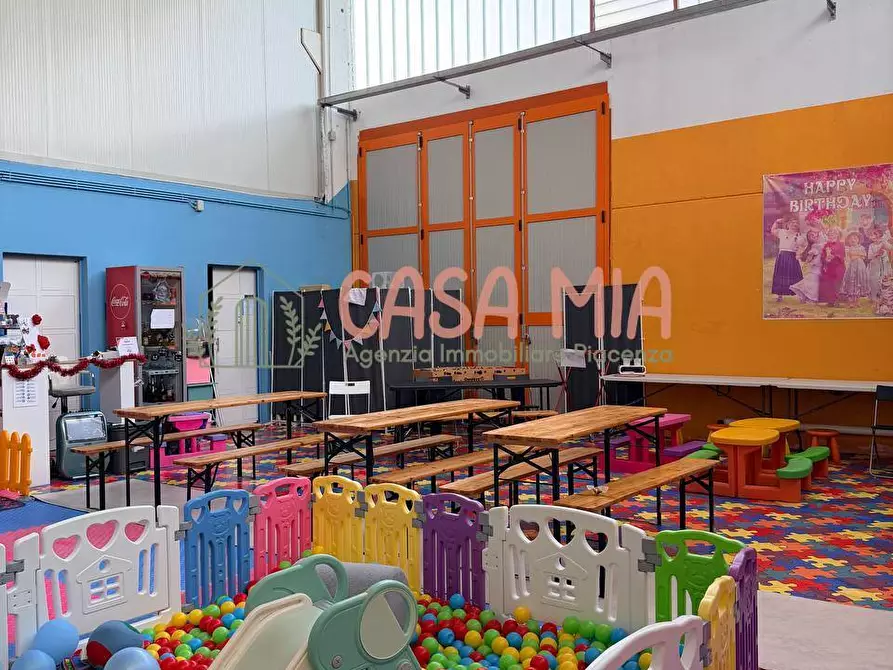 Immagine 19 di Attività commerciale in vendita  in Via Bolzano a Agazzano