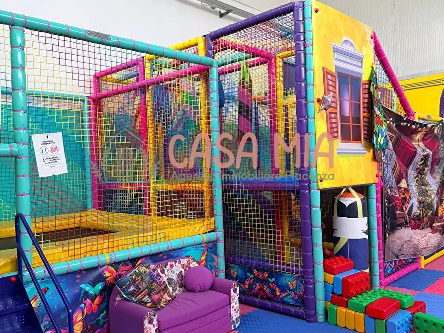 Immagine 28 di Attività commerciale in vendita  in Via Bolzano a Agazzano