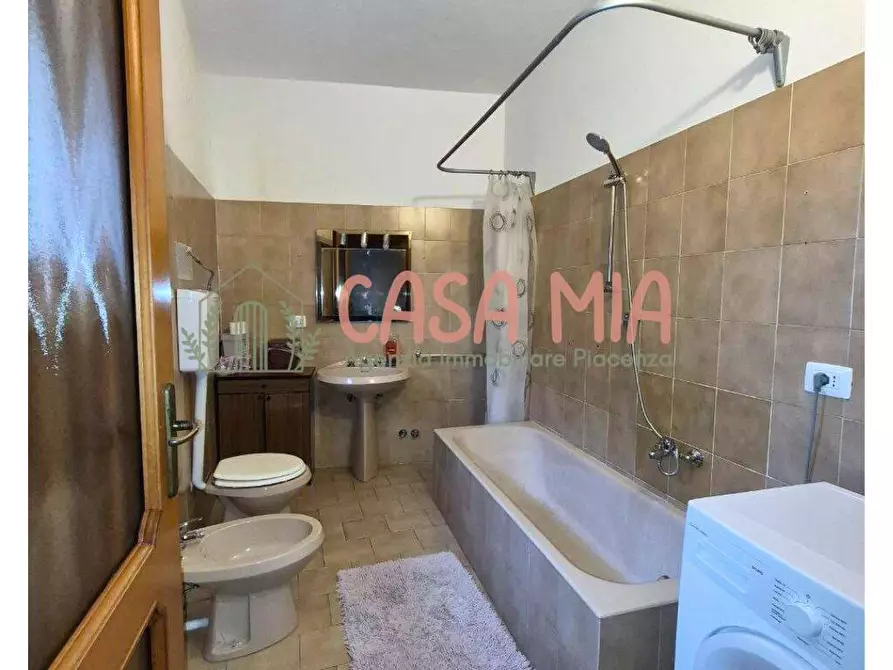 Immagine 30 di Appartamento in vendita  in VIA CRETA a Agazzano