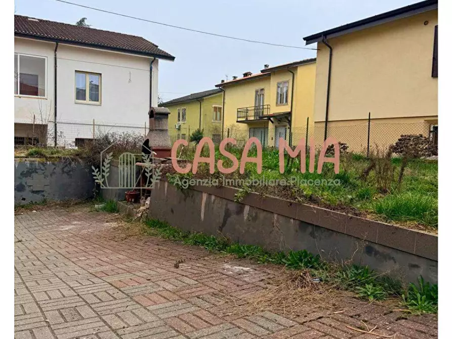 Immagine 2 di Appartamento in vendita  in Via mazzini a Agazzano