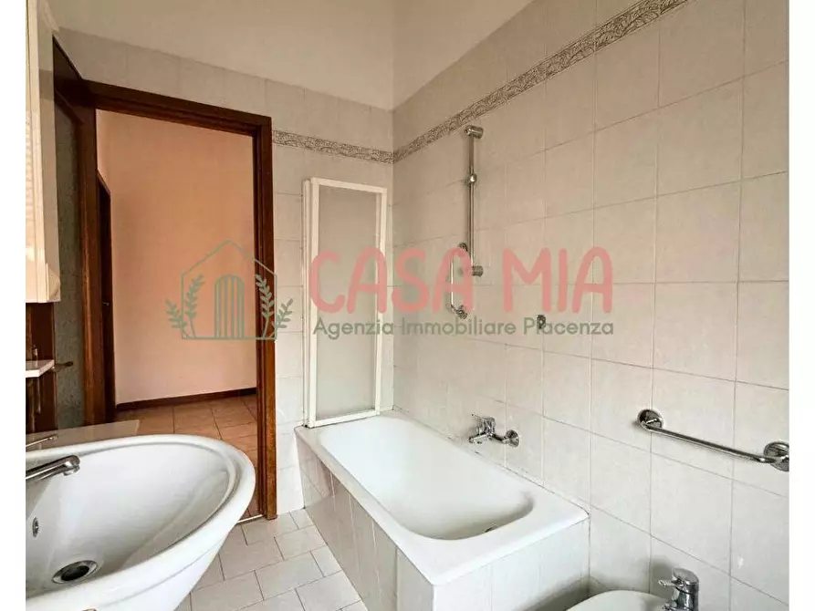 Immagine 19 di Appartamento in vendita  in Via mazzini a Agazzano