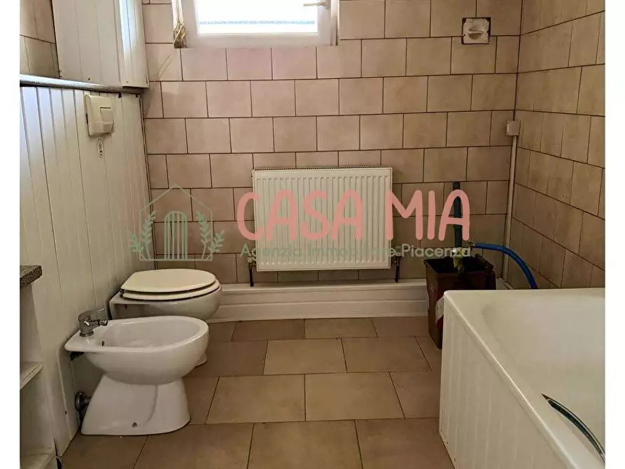 Immagine 27 di Appartamento in vendita  in Via mazzini a Agazzano