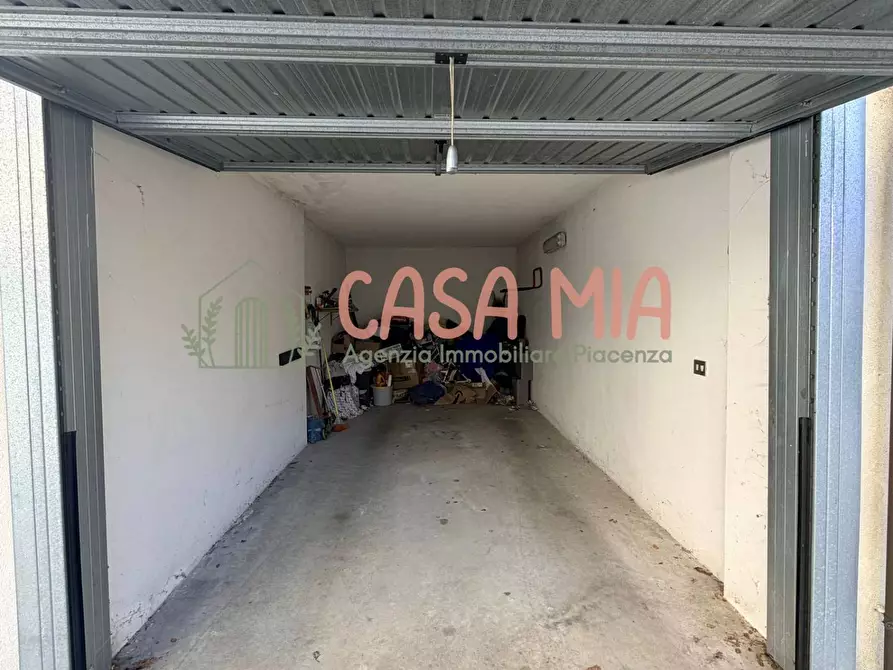 Immagine 1 di Box auto in vendita  in via masina a Agazzano