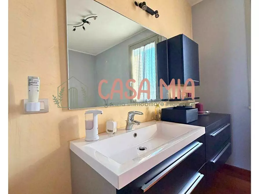 Immagine 16 di Casa semindipendente in vendita  in località Bossina a Agazzano