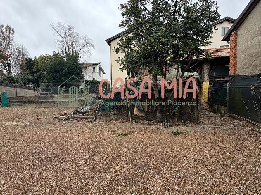 Immagine 21 di Casa semindipendente in vendita  in Via Case Chiesa a Agazzano