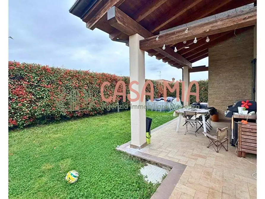 Immagine 1 di Villa in vendita  in Via Madre Teresa Di calcutta a Agazzano