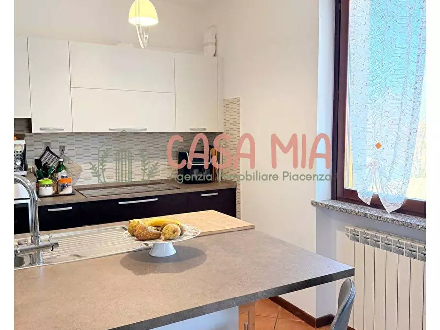 Immagine 17 di Appartamento in vendita  in Via Guareschi a Agazzano