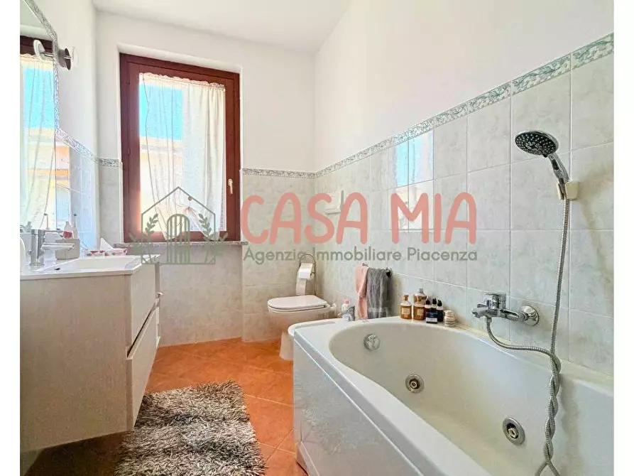 Immagine 29 di Appartamento in vendita  in Via Guareschi a Agazzano