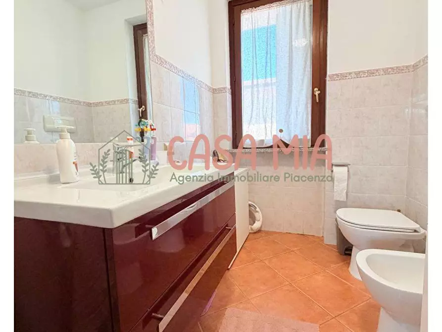 Immagine 32 di Appartamento in vendita  in Via Guareschi a Agazzano