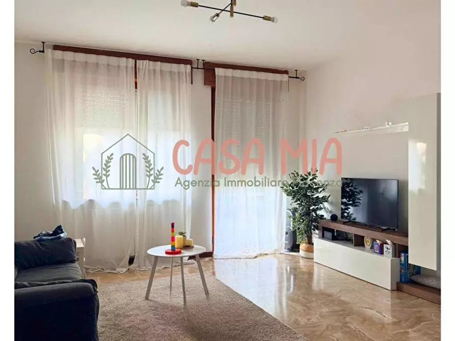 Immagine 1 di Appartamento in vendita  in Via Alicata a Agazzano