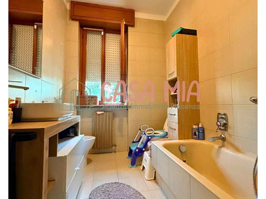 Immagine 16 di Appartamento in vendita  in Via Alicata a Agazzano