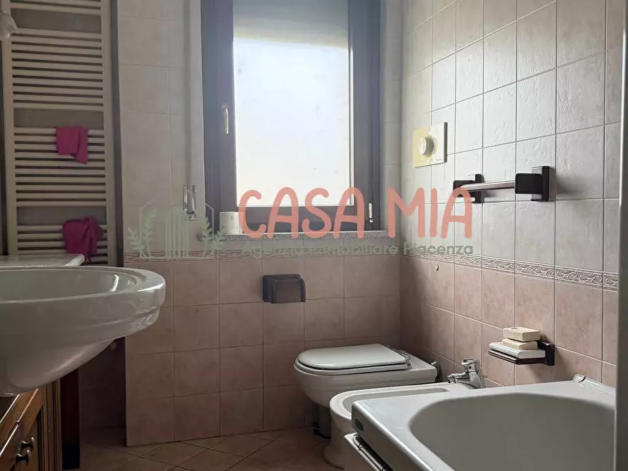 Immagine 12 di Appartamento in vendita  in Via Roma a Agazzano