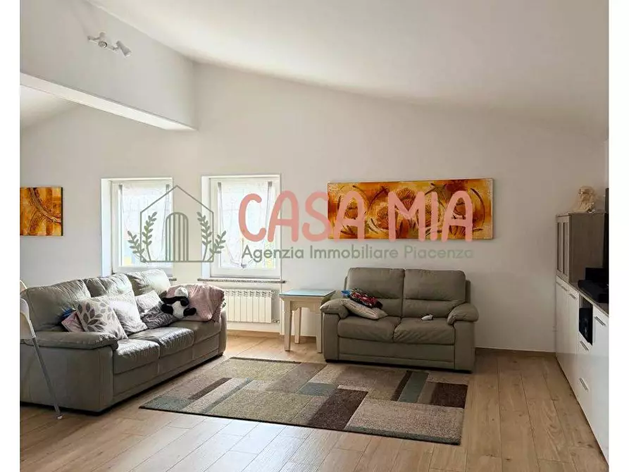 Immagine 5 di Casa semindipendente in vendita  in Via Case chiesa a Agazzano