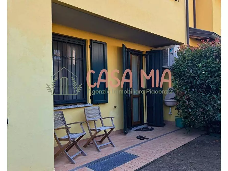 Immagine 7 di Villetta a schiera in vendita  in Via Quasimodo a Agazzano