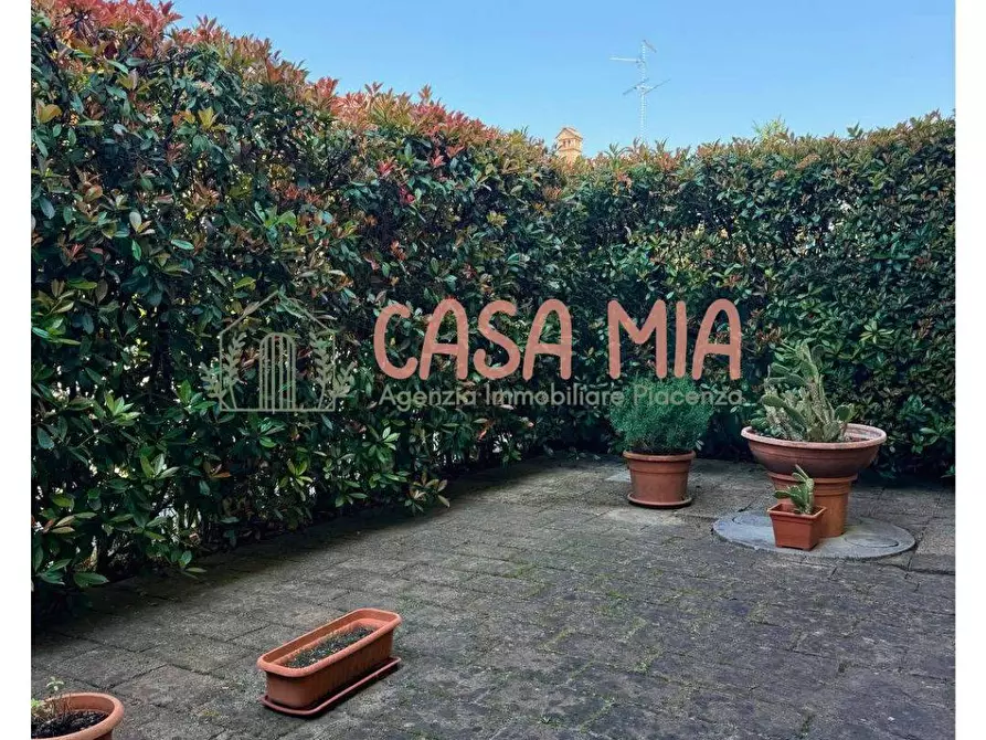 Immagine 8 di Villetta a schiera in vendita  in Via Quasimodo a Agazzano