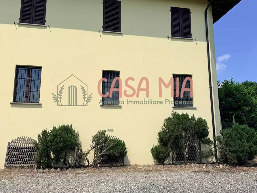 Immagine 4 di Villa in vendita  in Via pertini a Agazzano