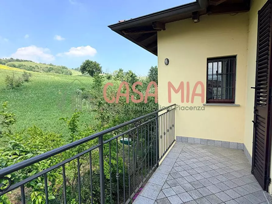 Immagine 8 di Villa in vendita  in Via pertini a Agazzano