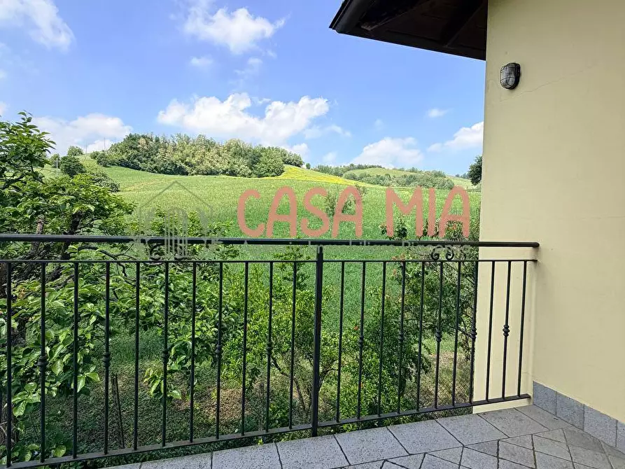 Immagine 12 di Villa in vendita  in Via pertini a Agazzano