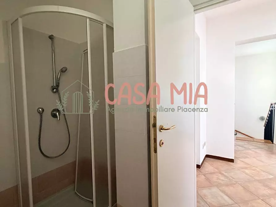 Immagine 15 di Villa in vendita  in Via pertini a Agazzano