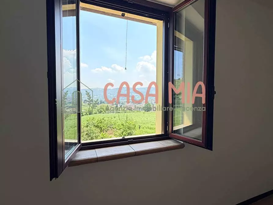 Immagine 19 di Villa in vendita  in Via pertini a Agazzano