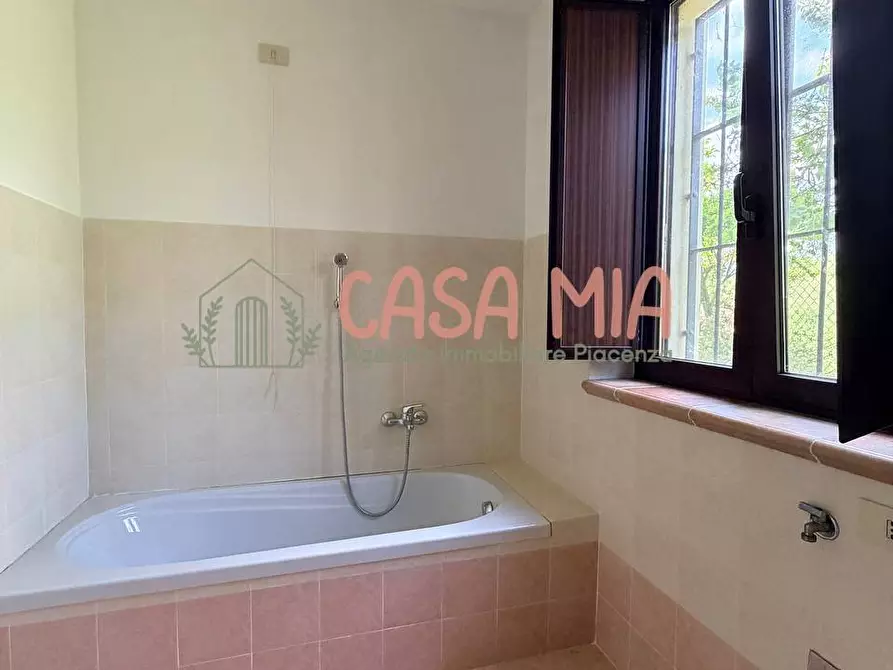 Immagine 22 di Villa in vendita  in Via pertini a Agazzano