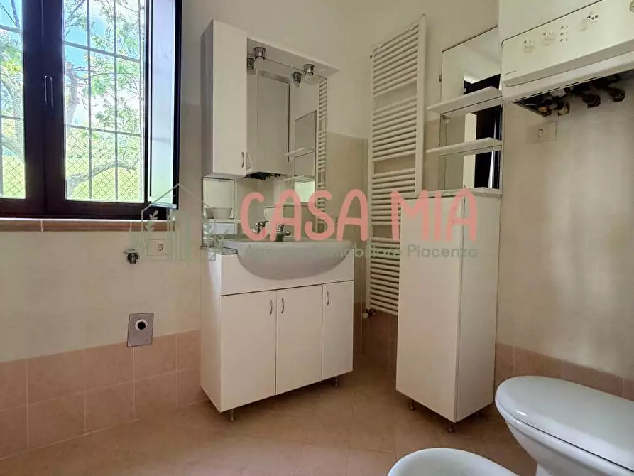 Immagine 23 di Villa in vendita  in Via pertini a Agazzano